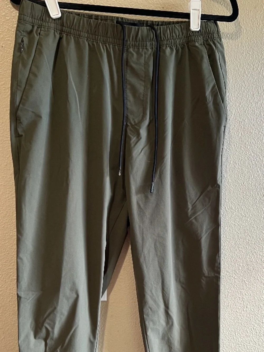 Banana Republic Motion Tech Joggers medium outdoor casual summer lightweight